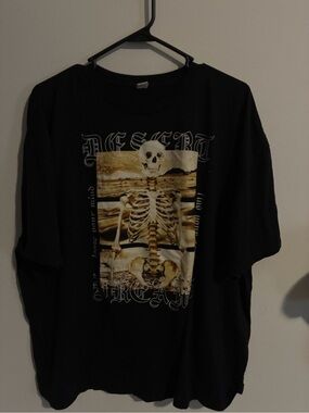Men's Black Desert Skull Graphic Short Sleeve Tee
